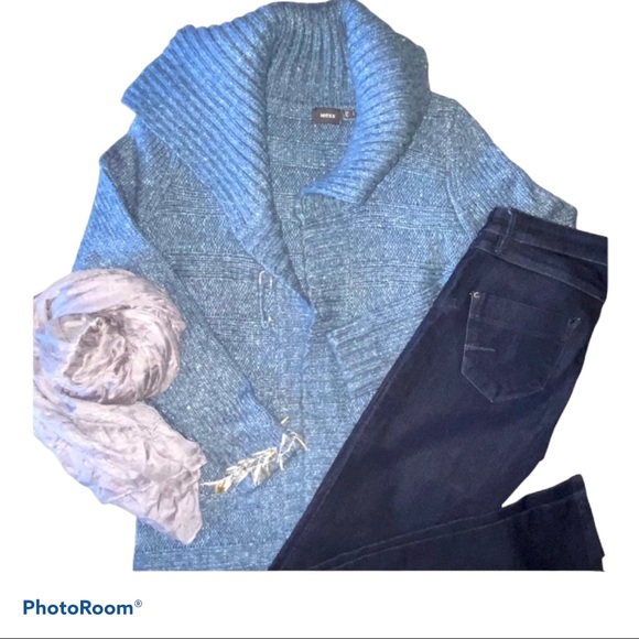 Meet your Posher, Lory - Picture 2 of 14